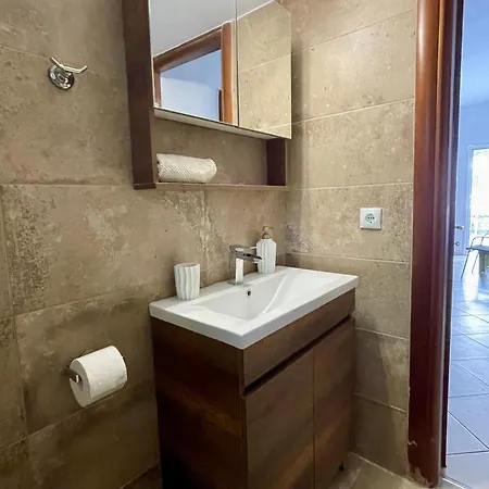 Grill&sea Apartment Peraía
